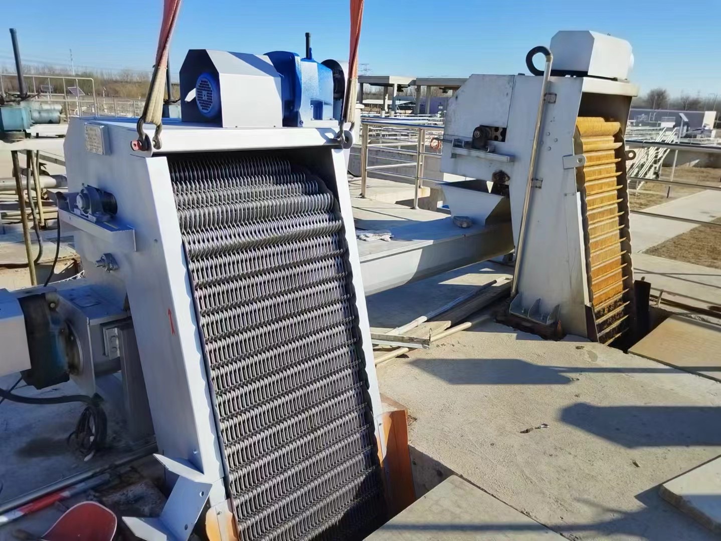 回轉(zhuǎn)式格柵除污機(jī)